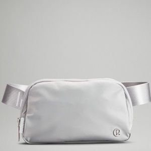 Lululemon Everywhere Belt bag 1L Wordmark